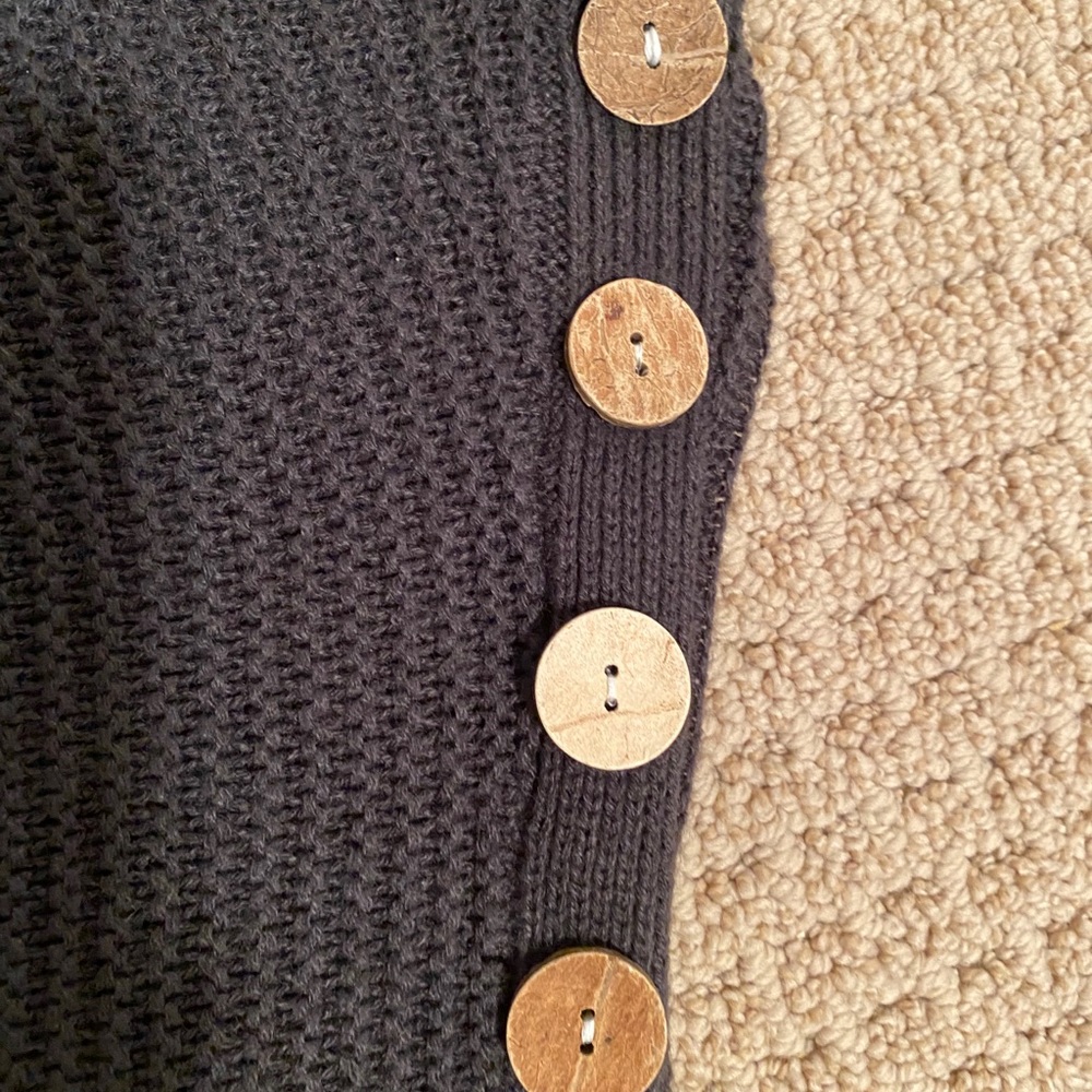 Cropped Sweater - Picture 3 of 4